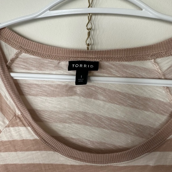 Torrid size 1 top - Picture 2 of 3